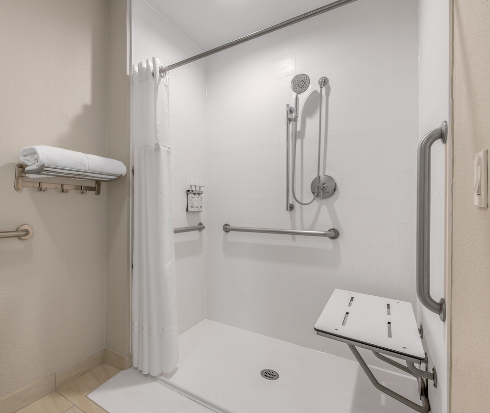 Holiday Inn Express San Diego South National City by IHG - photo 6