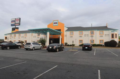 Howard Johnson by Wyndham Tifton GA I 75 - photo 36