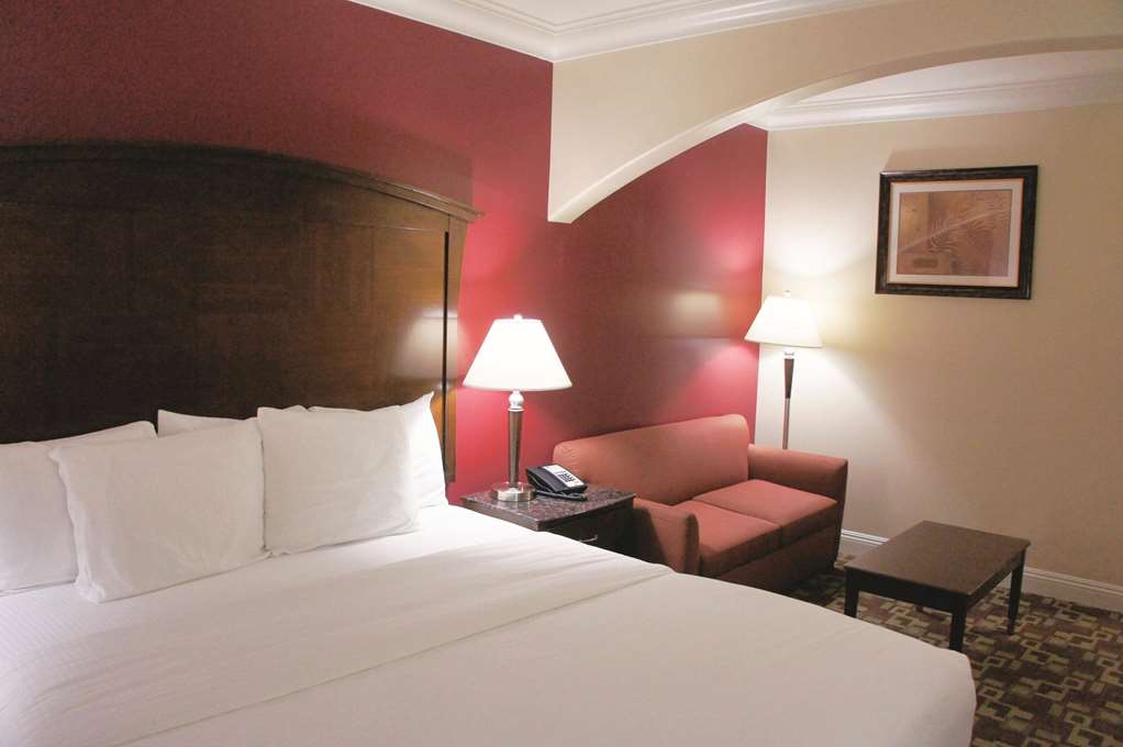 La Quinta Inn & Suites by Wyndham Moreno Valley - photo 12