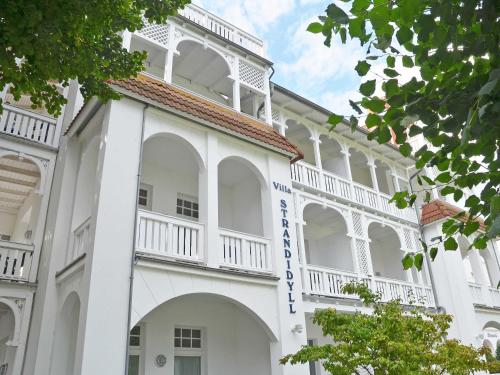Villa Strandidyll in Binz WG 11 mit Meerblick und zwei Balkonen — 4-Star Luxury Hotel in Ostseebad Binz, Germany