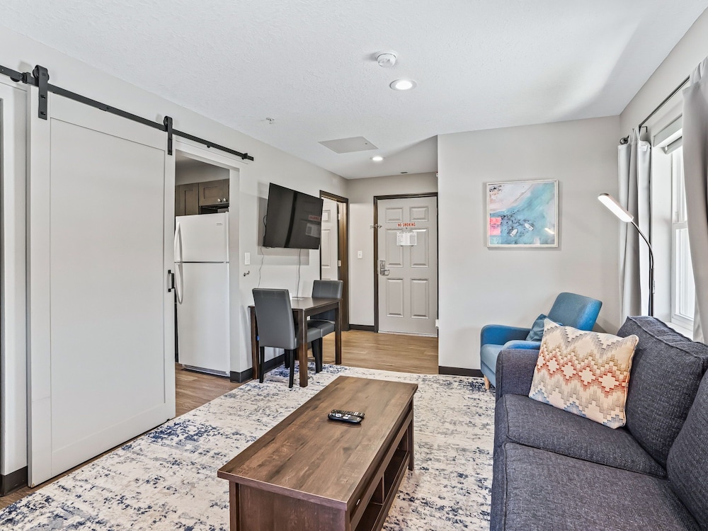 Baymont by Wyndham Ocala Suites - photo 15