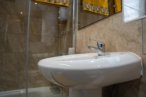 Castle view apartments flat two
