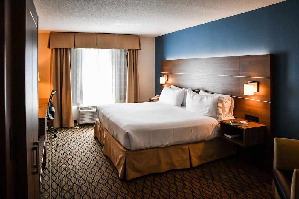 Holiday Inn Express Hotel & Suites Concord by IHG - photo 14