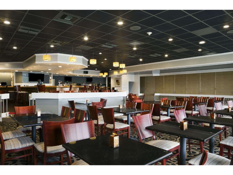 Ramada by Wyndham Greensburg Hotel and Conference Center - photo 5