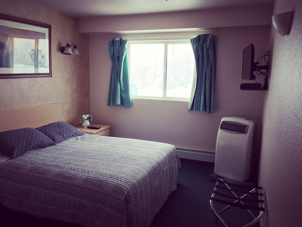 Windbreak Hotel - photo 7