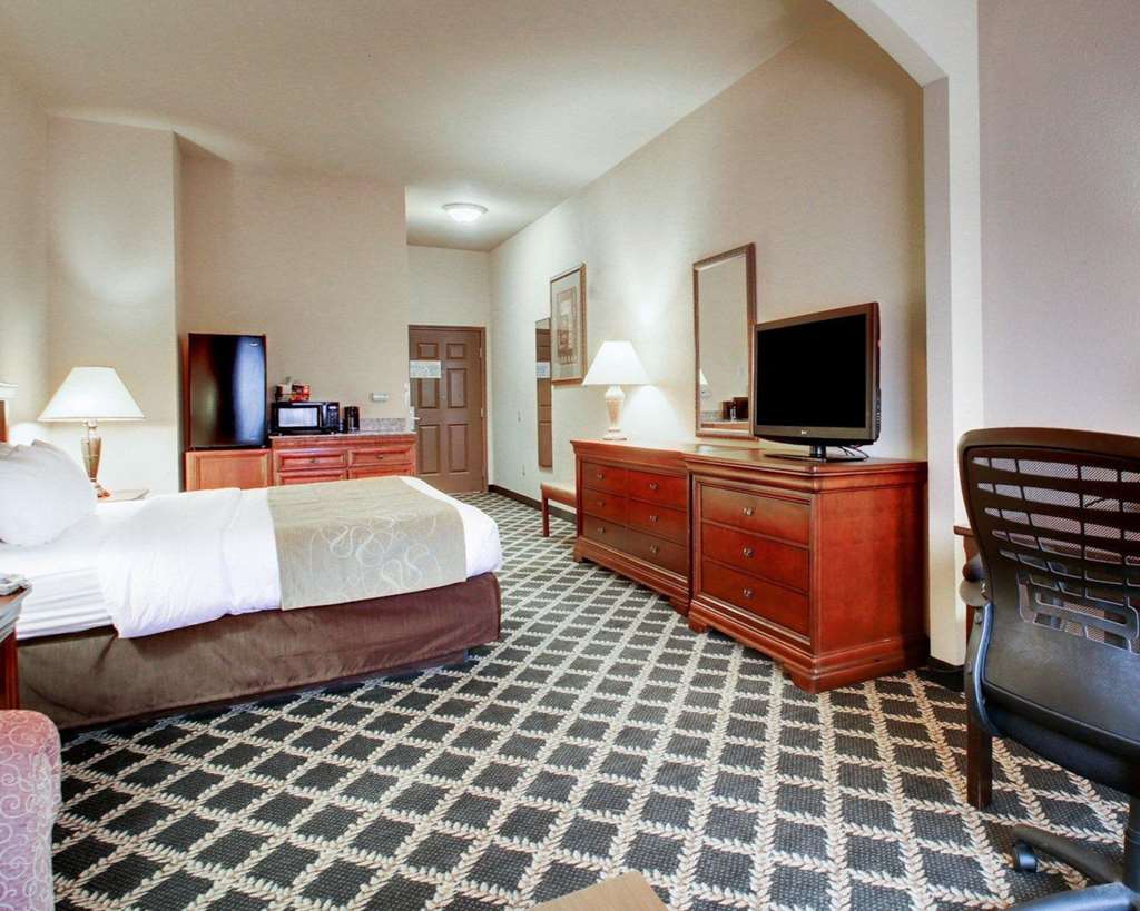 Clarion Suites Vidalia Riverfront - photo 10
