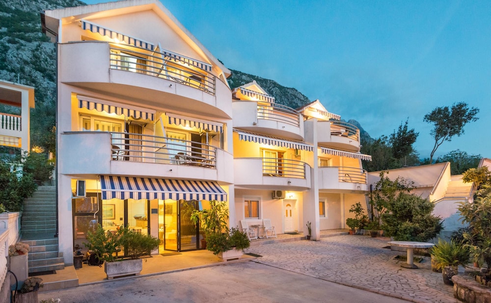 Apartments Ivardic — 4-Star Luxury Hotel in Kotor, Montenegro