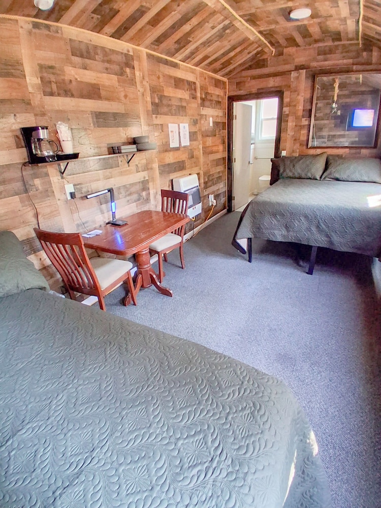 Gena's Sierra Inn & Restaurant - photo 66