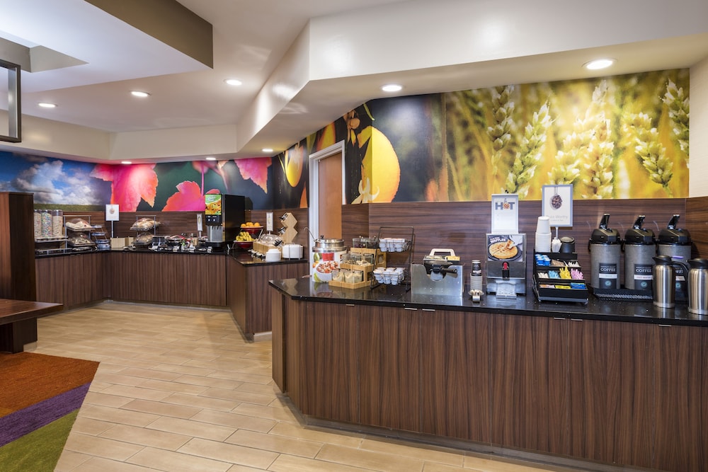 Fairfield Inn & Suites by Marriott St Petersburg Clearwater - photo 18
