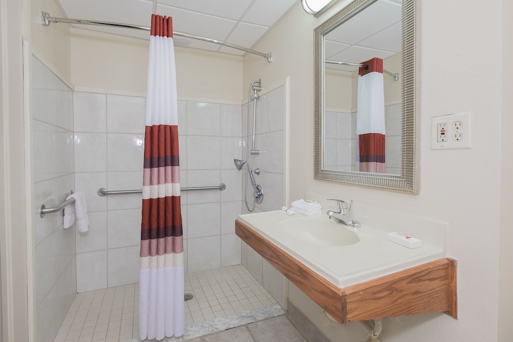 Red Roof Inn Columbus Ohio State Fairgrounds - photo 19