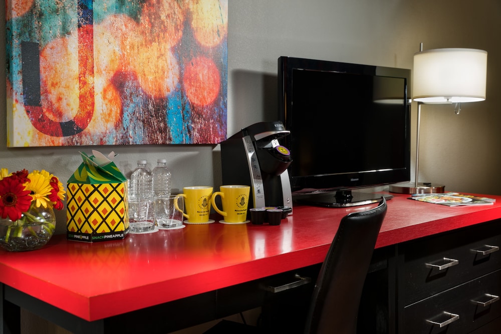 Staypineapple Hotel FIVE Downtown Seattle - photo 13