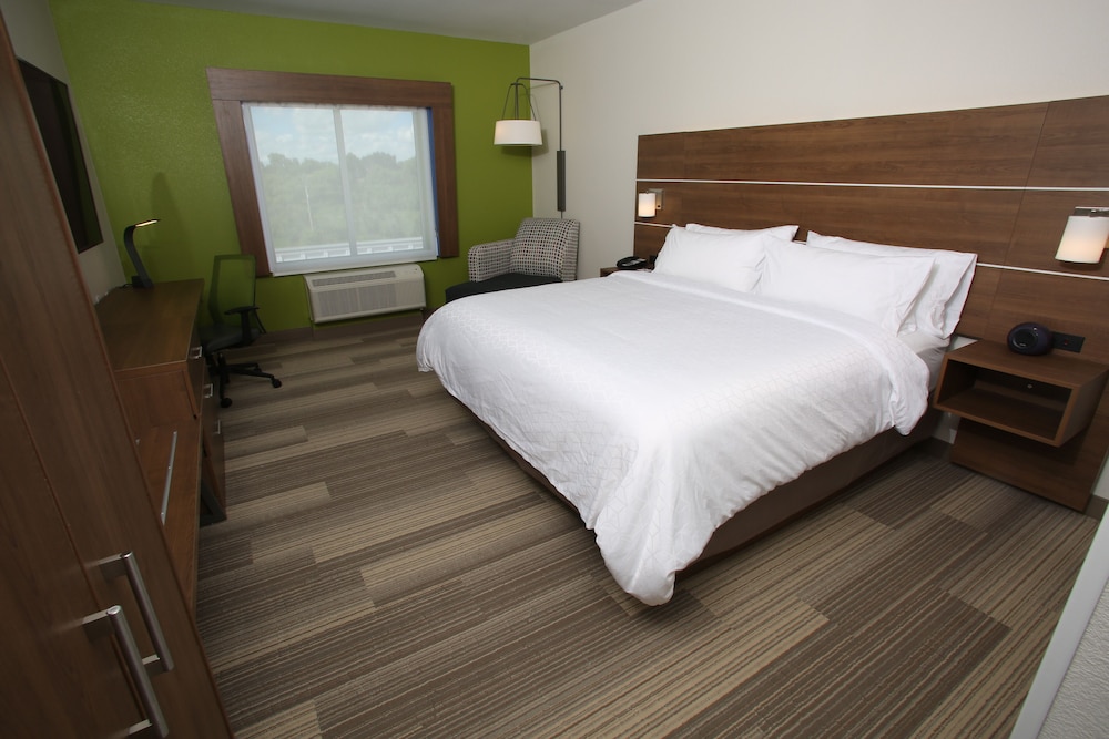 Holiday Inn Express & Suites Lincoln Airport by IHG - photo 6