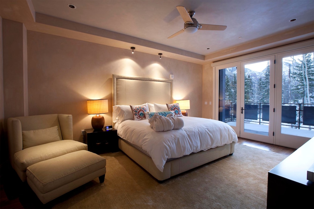 The Auberge Residences at Element 52 - photo 4