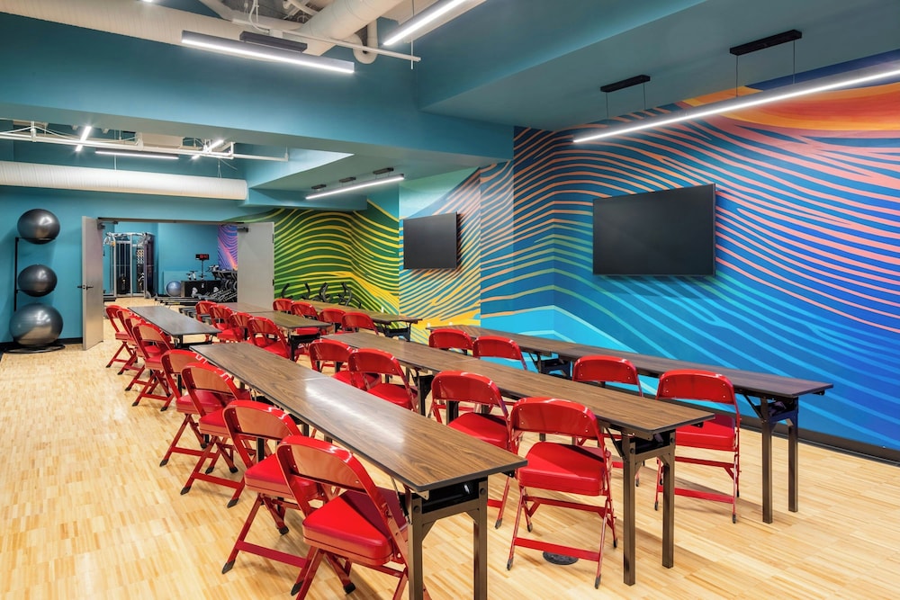 Moxy Cincinnati Downtown - photo 52