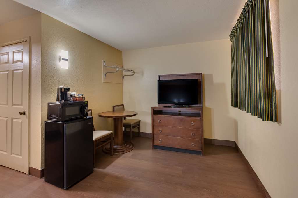 Relax Inn and Suites - photo 20