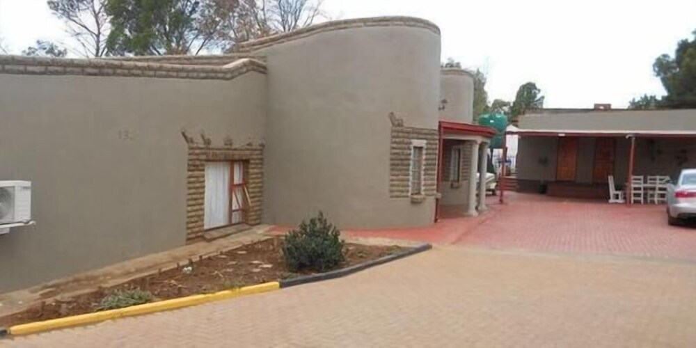 Aligeo Guest House — 4-Star Luxury Hotel in Lady Grey, South Africa