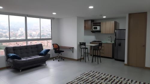 Confortable Aparta Loft 903 Aiana Verde — 4-Star Luxury Hotel in Medellin, Colombia