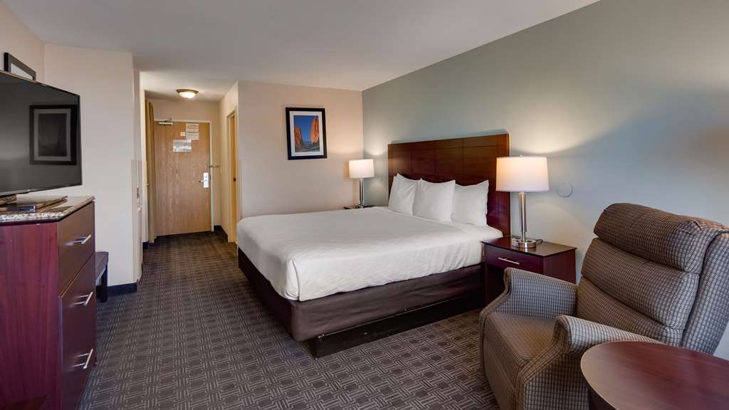 Best Western Plus Gateway Inn & Suites - photo 15