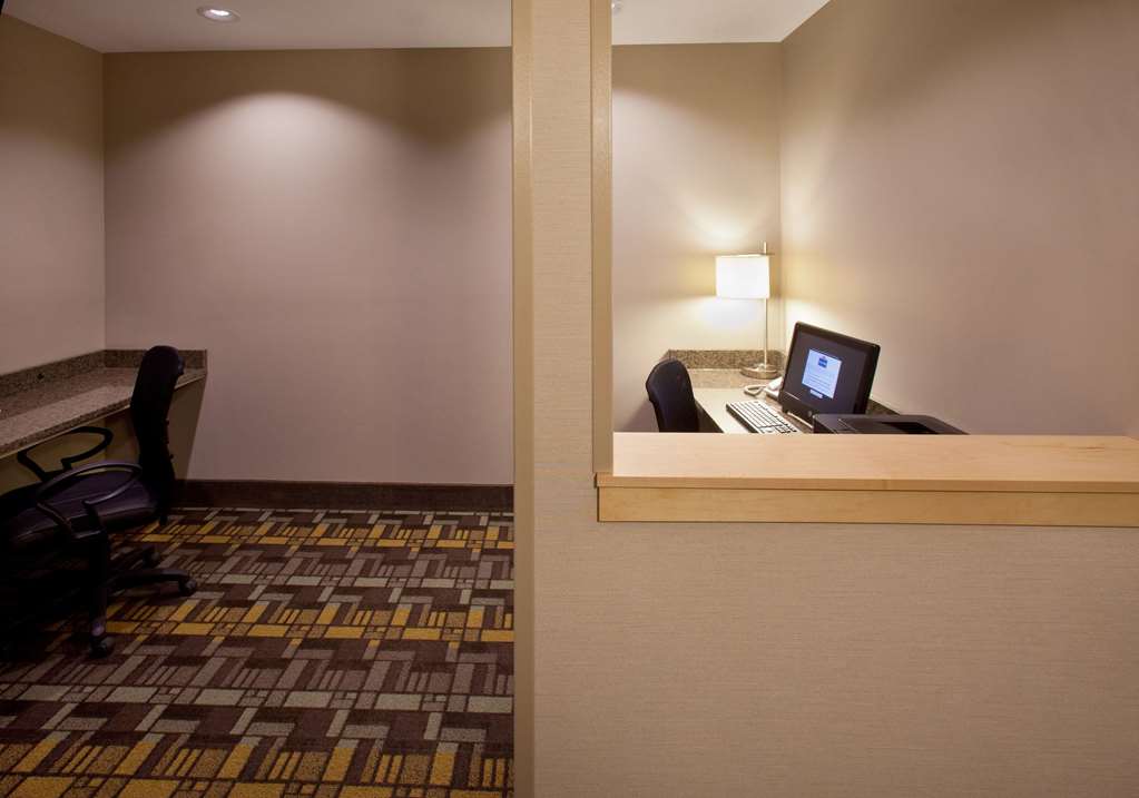 AmericInn by Wyndham Fairfield - photo 41