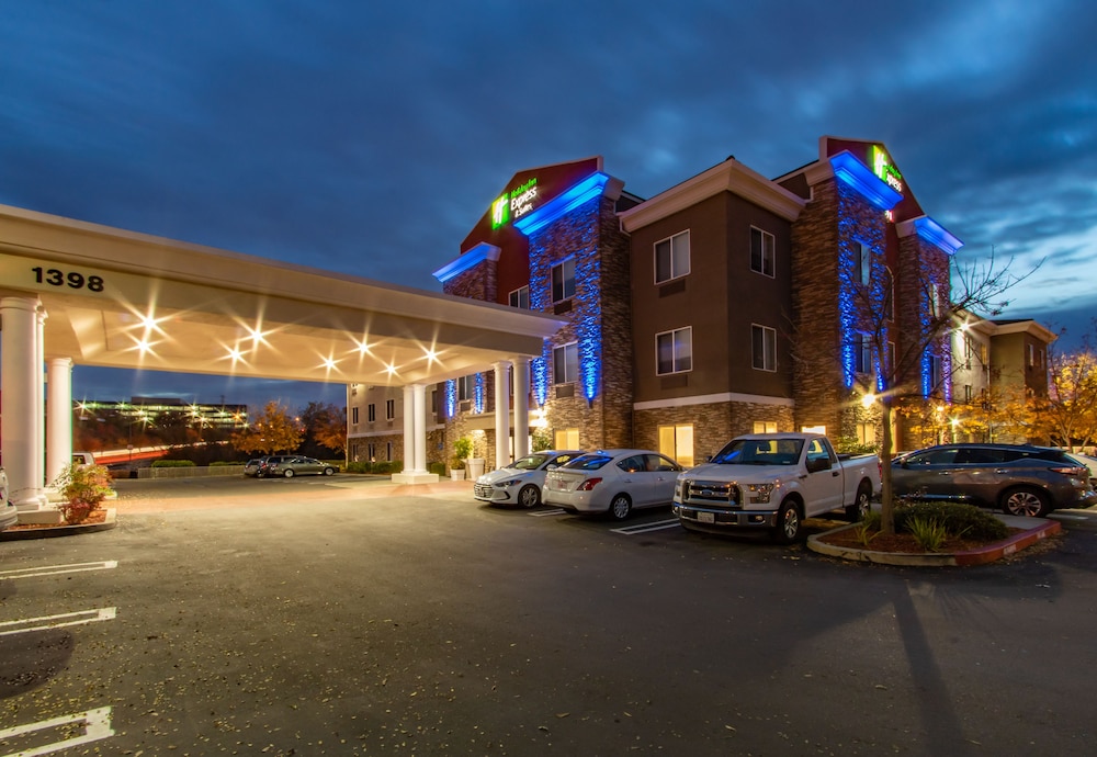 Holiday Inn Express Hotel & Suites Roseville Galleria Area by IHG - photo 123