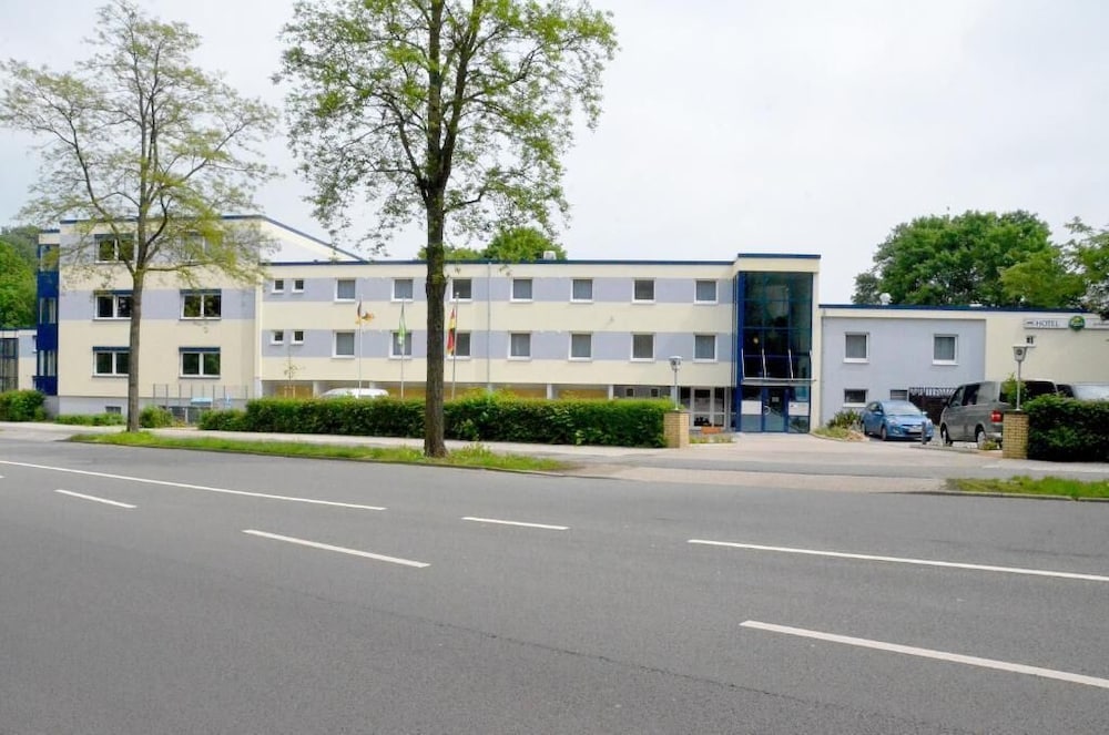 Hotel Am Klieversberg — hotel in Wolfsburg