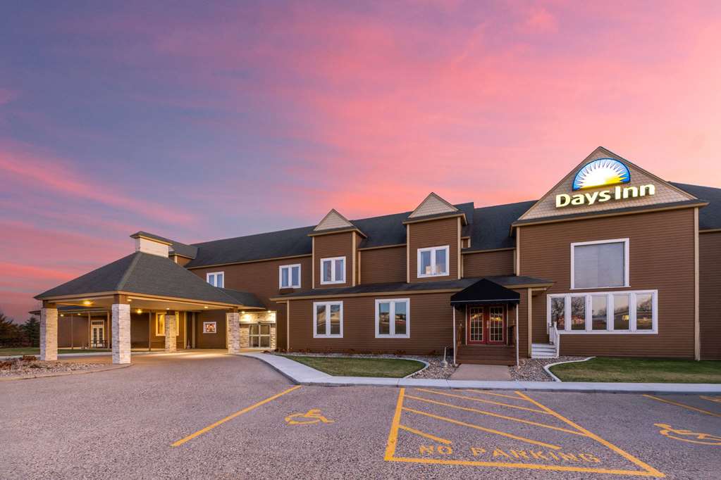 Days Inn by Wyndham Hutchinson - photo 2