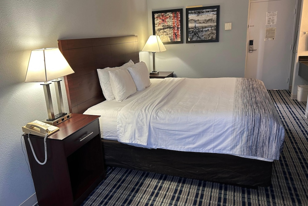 AmericInn by Wyndham Mosinee Central Wisconsin Airport - photo 50