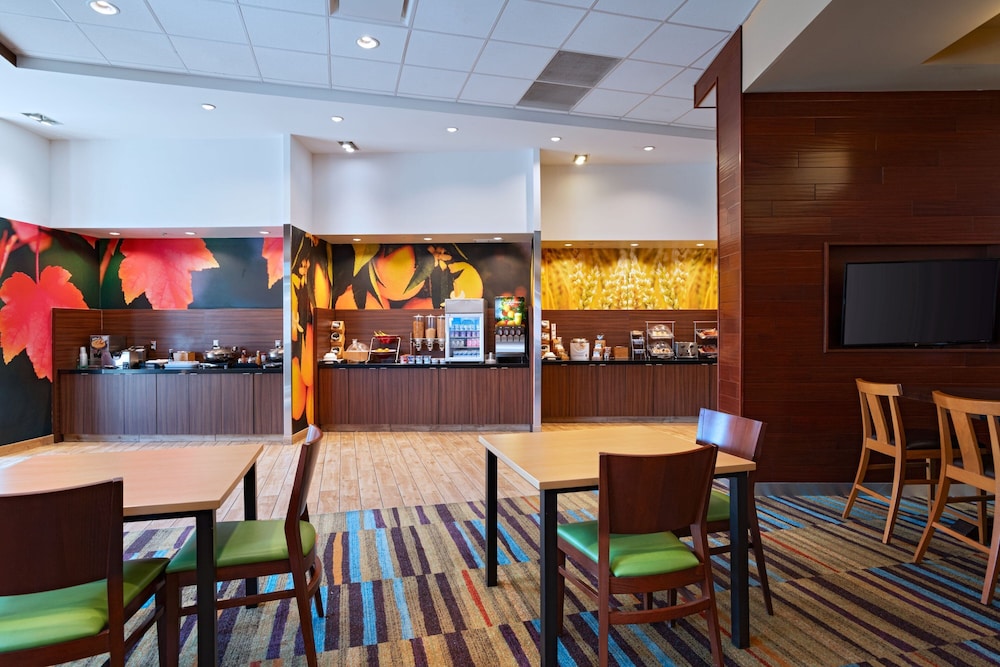 Fairfield Inn & Suites Lincoln Airport - photo 29
