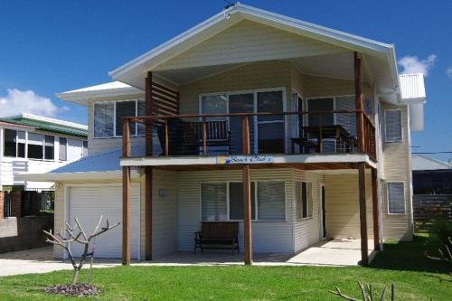 Beach Club 1 5 Gowing Street — 4-Star Luxury Hotel in Crescent Head, Australia