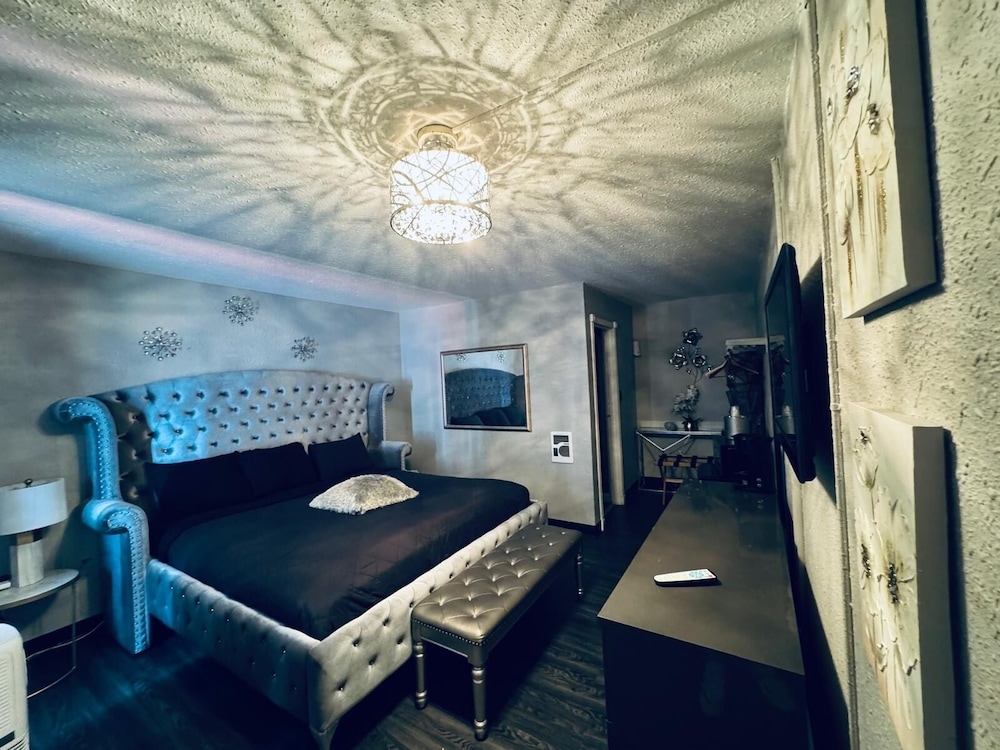 The Village Inn Hotel - photo 38