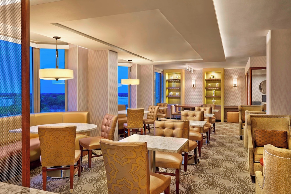 Sheraton Suites Chicago Elk Grove - photo 18