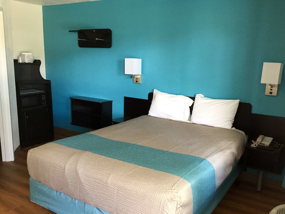 Motel6 Prairie Du Chien WI - photo 21