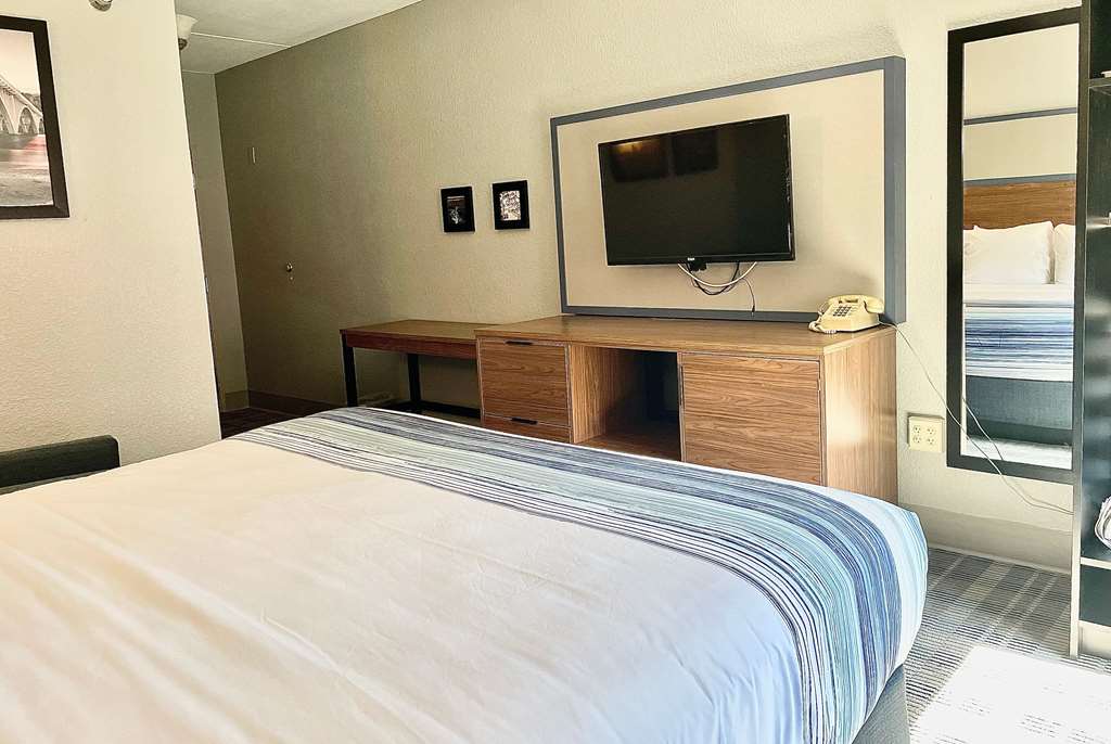 AmericInn by Wyndham Branson & Conference Center - photo 12