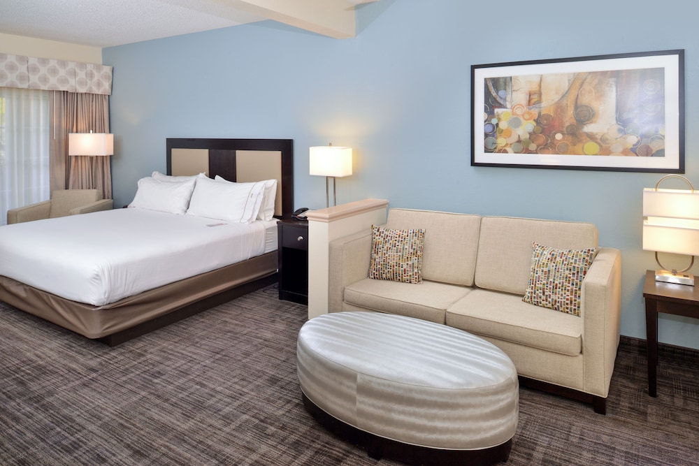 Holiday Inn Express & Suites St Joseph by IHG - photo 18