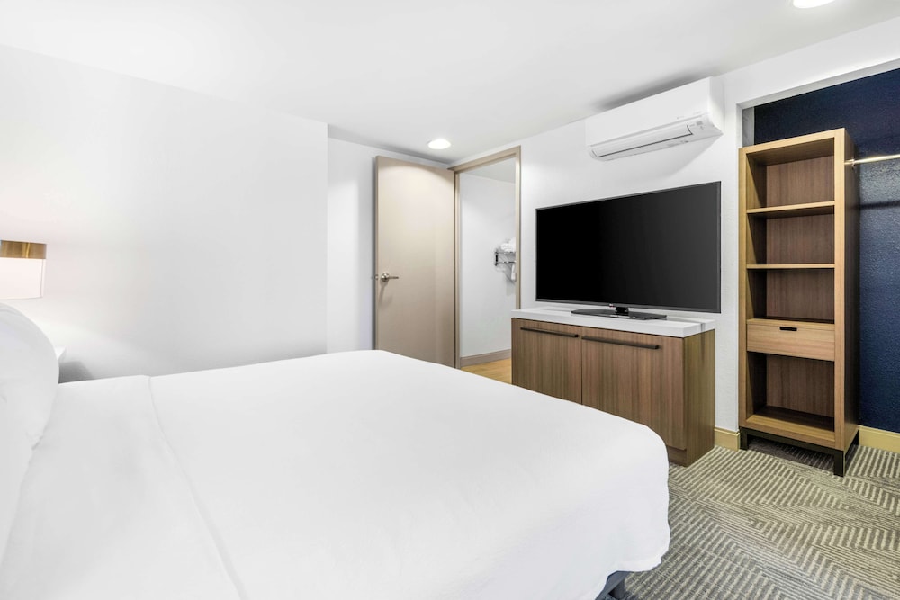 Hilton Garden Inn Suffolk Riverfront - photo 26