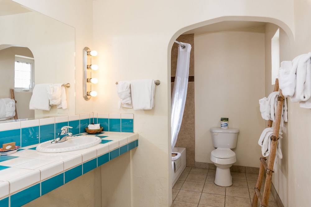 El Pueblo Lodge - photo 19