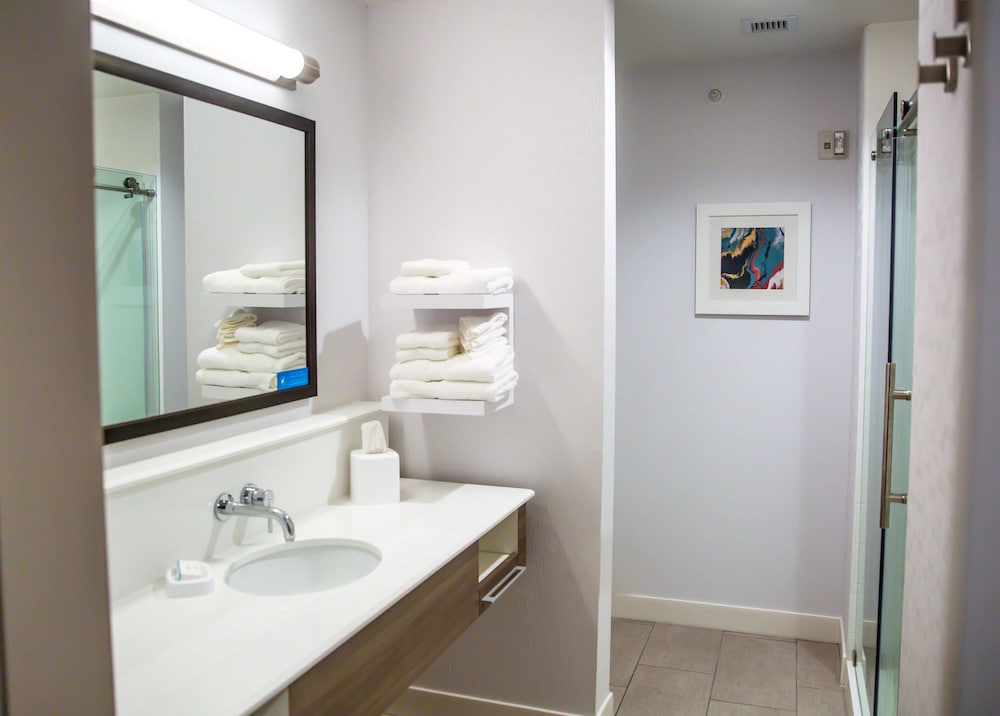 Hampton Inn Pontiac - photo 21