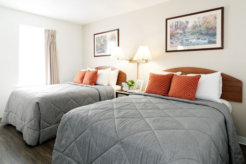 InTown Suites Extended Stay Cincinnati OH Colerain - photo 7