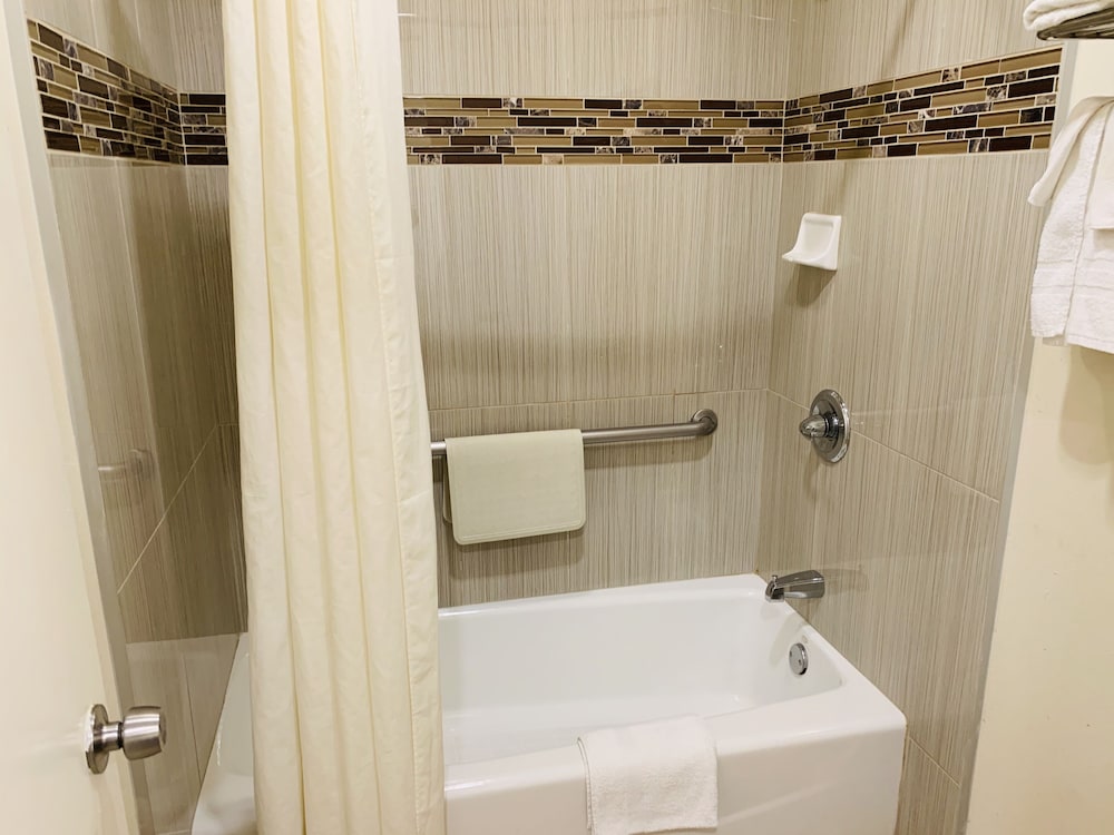 Monterey Oceanside Inn - photo 15