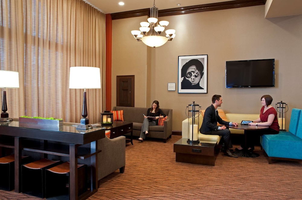 Hilton Garden Inn Milwaukee Downtown - photo 9