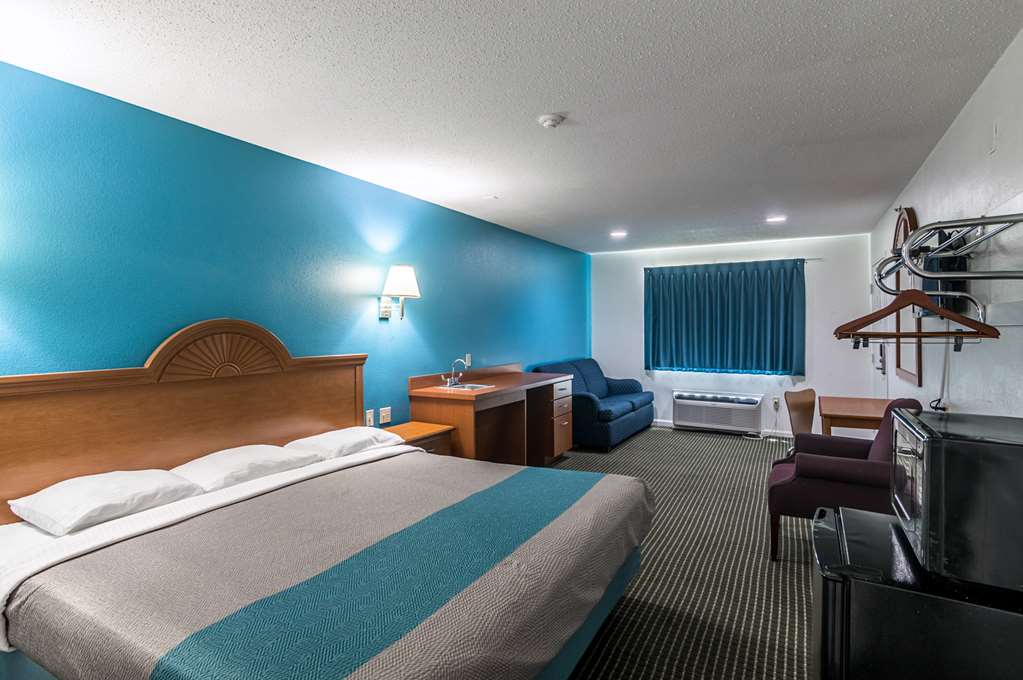 Motel 6 Azle TX - photo 15