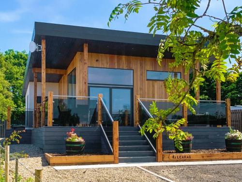 Learag - carbon neutral hotel in Unknown City