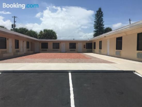 A1A Travel Inn - photo 6