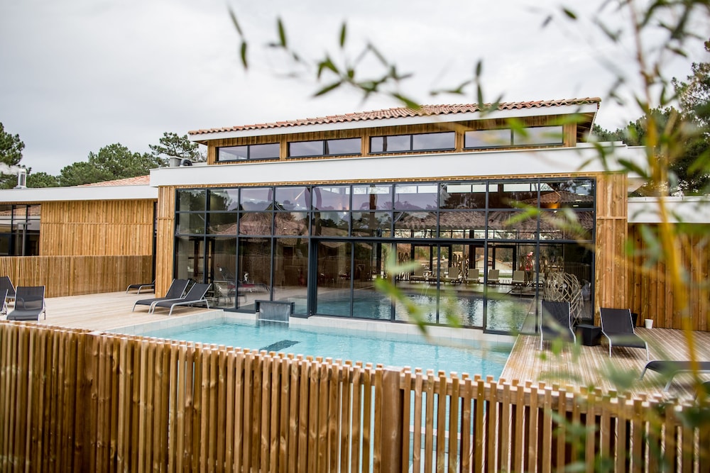 Domaine du Ferret Restaurant & Spa in Saint-Hilaire-De-Villefranche, France