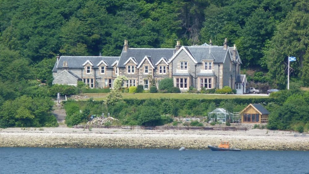 Creag Mhor Lodge — 4-Star Luxury Hotel in Fort William, United Kingdom