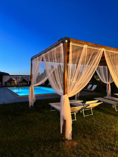 Agriturismo Le Grange — 4-Star Luxury Hotel in Numana, Italy