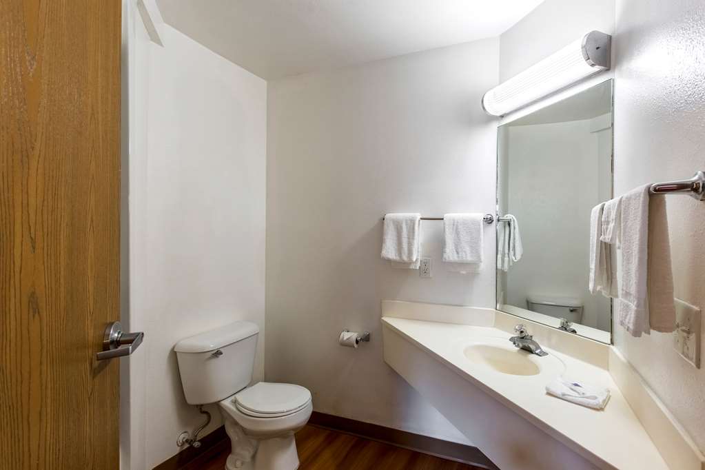 Motel 6 Baraboo WI Lake Delton - photo 25