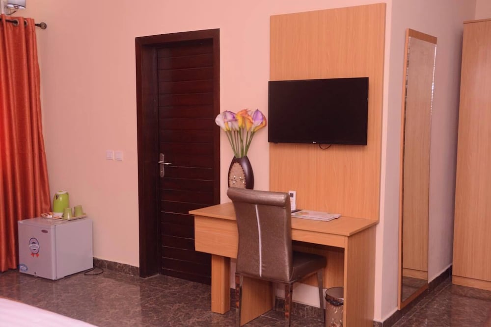 Fawzy Hotel — Ibadan — photo 3