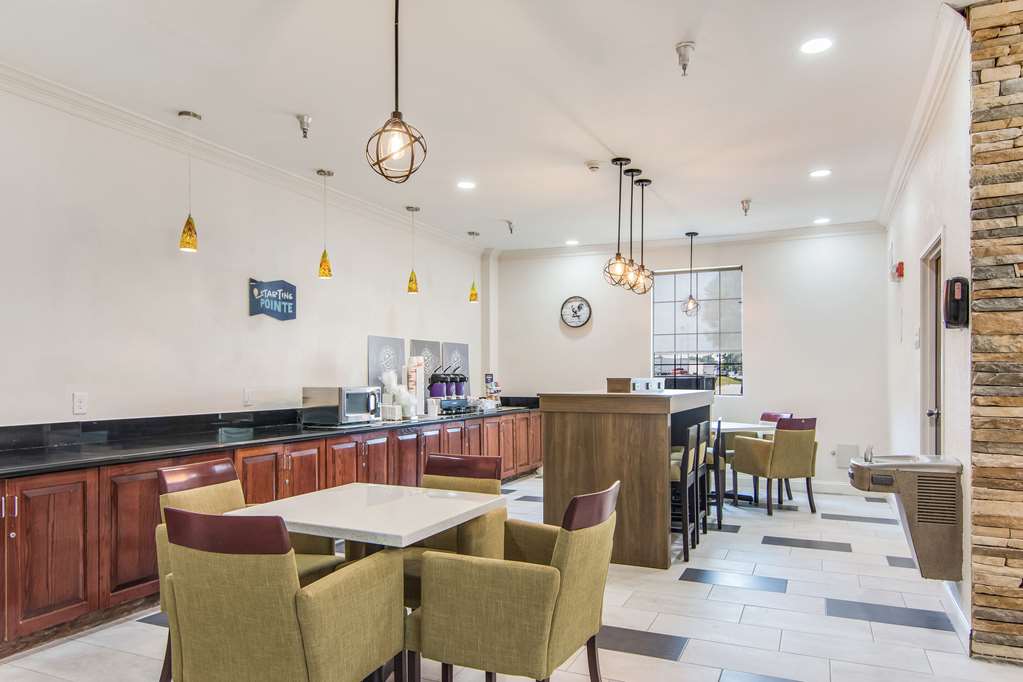 Clarion Pointe South Boston Danville East - photo 17