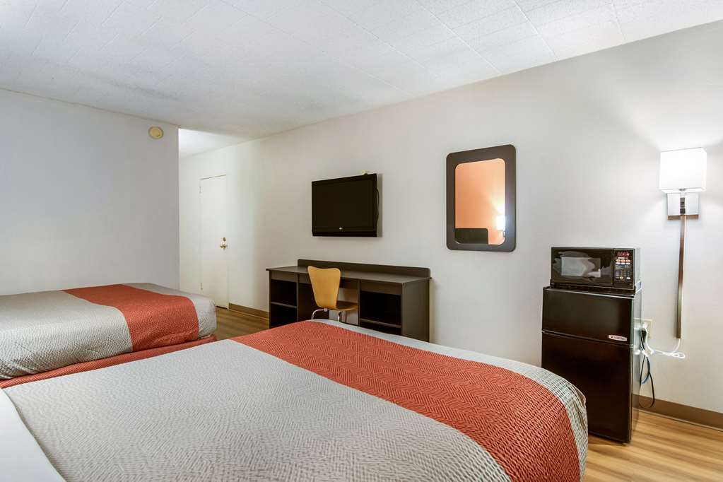 Motel 6 New Stanton PA - photo 7